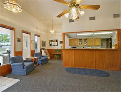 Super 8 Wichita East Kellogg Hotel Интериор снимка